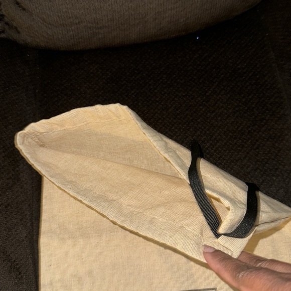 Gucci authentic NWOT linen drawstring, dust bag - Picture 6 of 6